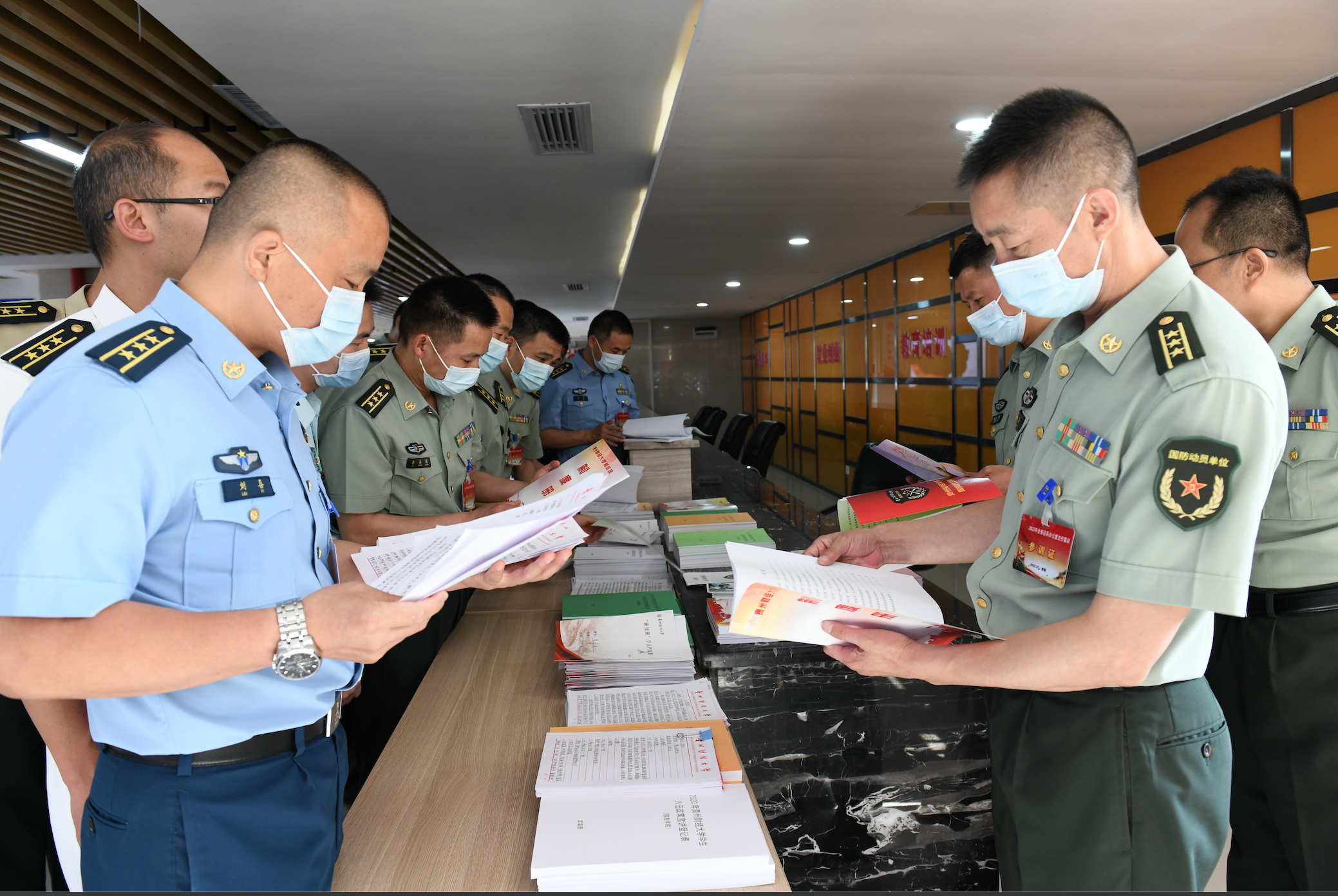 03-贵州省首次征兵办主任集训学员到校调研“一站式”学生社区建设.png