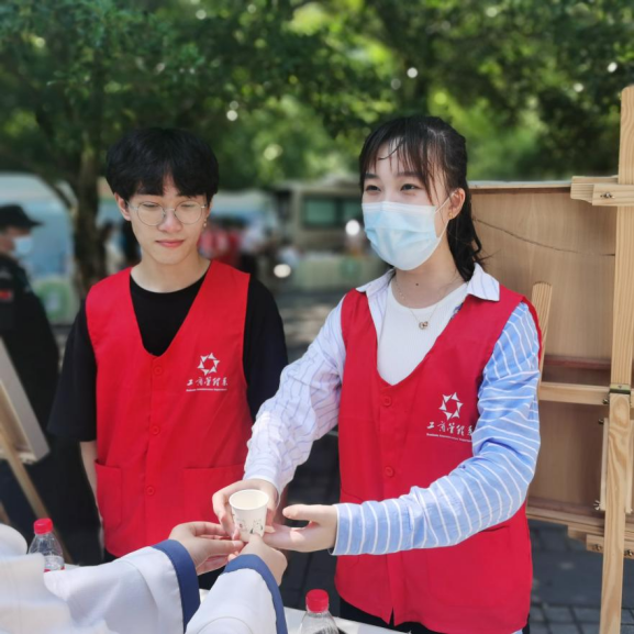 理论之花结出实践之果——工商管理学院“红色家园”暑期社会实践活动436.png