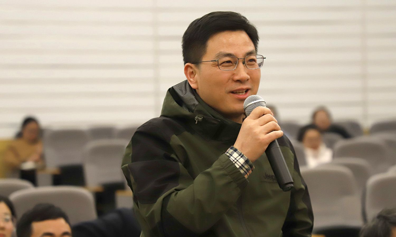 重点实验室建设,校内综合考核等方面提问,颜晓红,李洪波与他们面对面