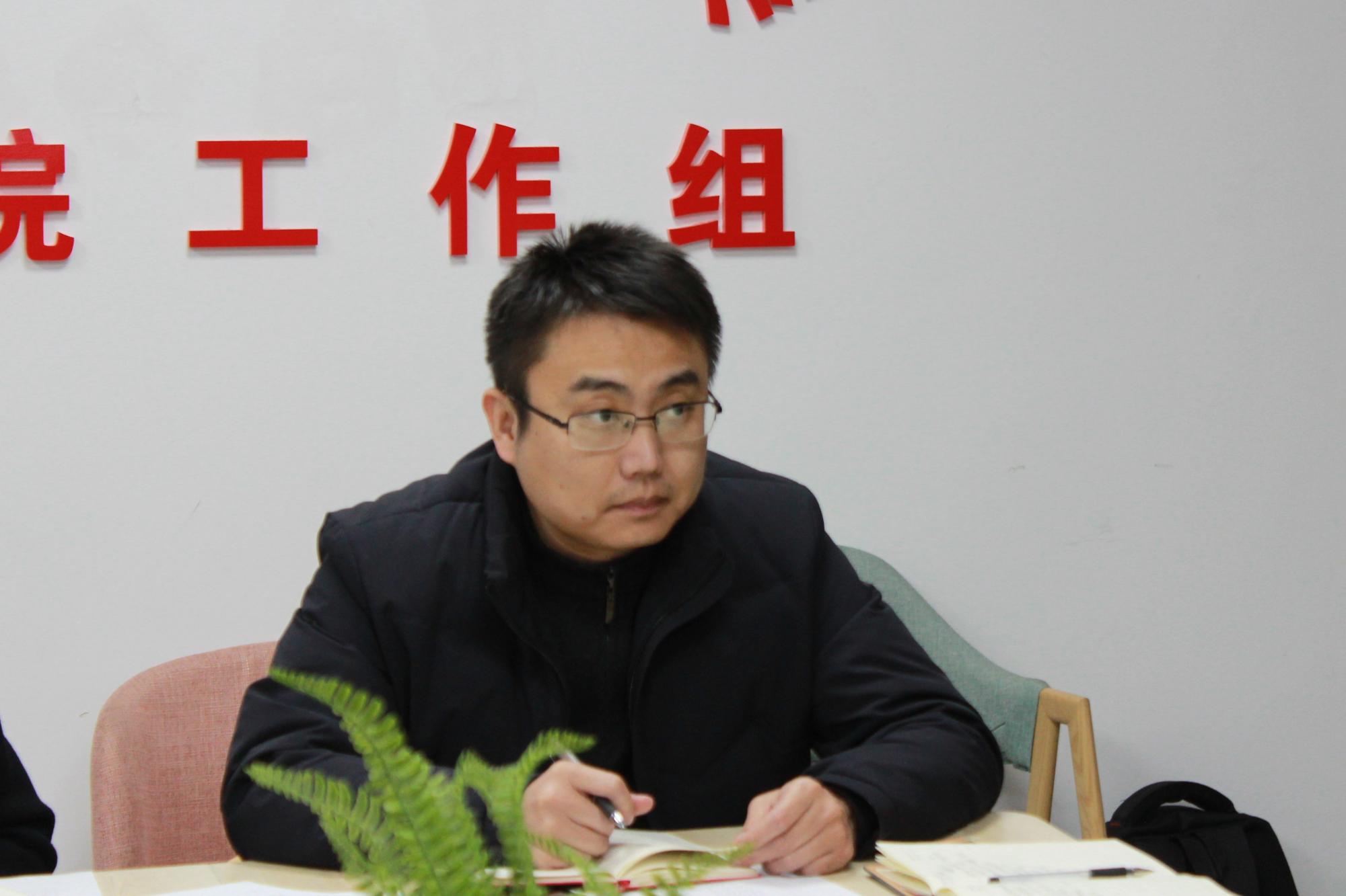 计算机学院教学副院长陈朋朋出席会议.jpg