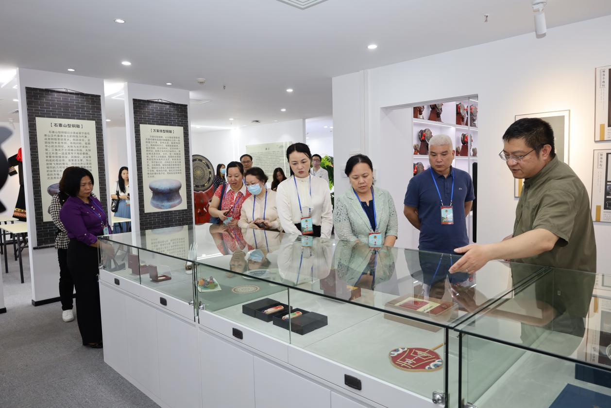 党建引领|西乡塘区政协主席李东红带队到我校开展专题调研 - 广西国际商务职业技术学院 - 一站式云平台