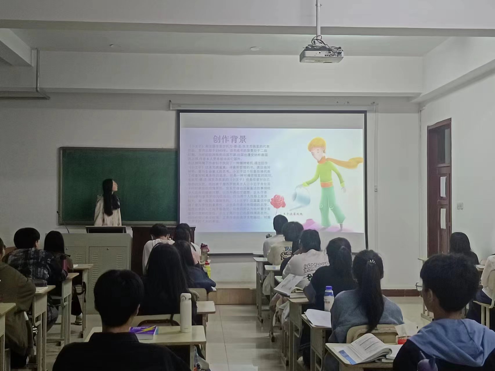 “两强”学生社区驿站｜九号公寓《书香进校园，同伴共阅读》读书分享活动（第四期）照片3.jpg