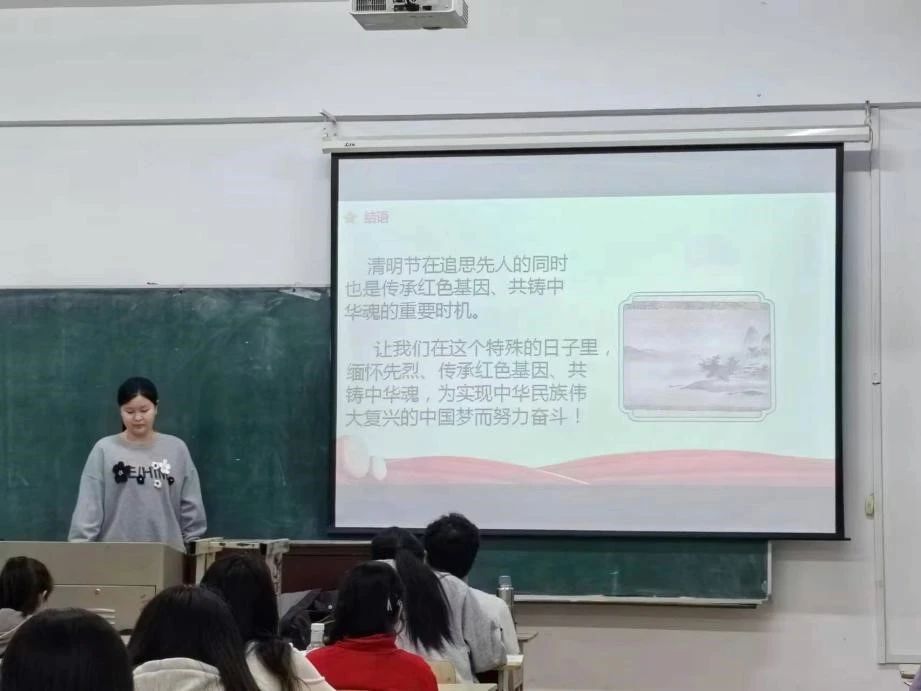 “两强”学生社区驿站｜九号公寓《传承红色基因一清明祭英烈，共铸中华魂》红色革命精神宣传教育活动照片3.jpg