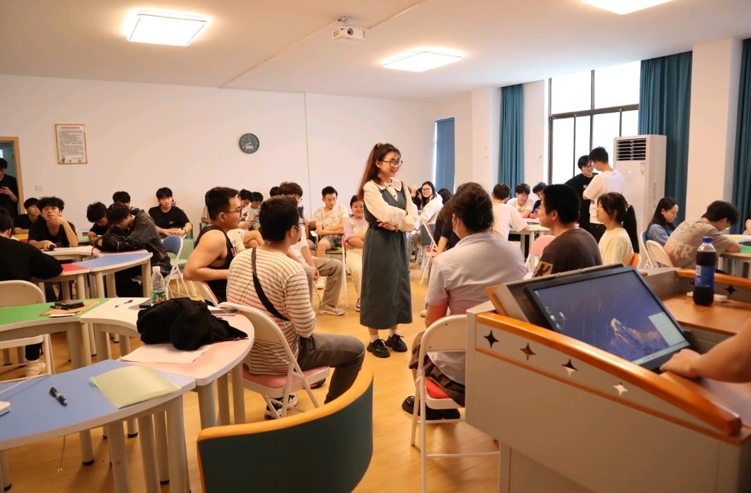 【青锋一站式社区建设】彭姐姐下午茶：开展大学生心理健康座谈活动3.png