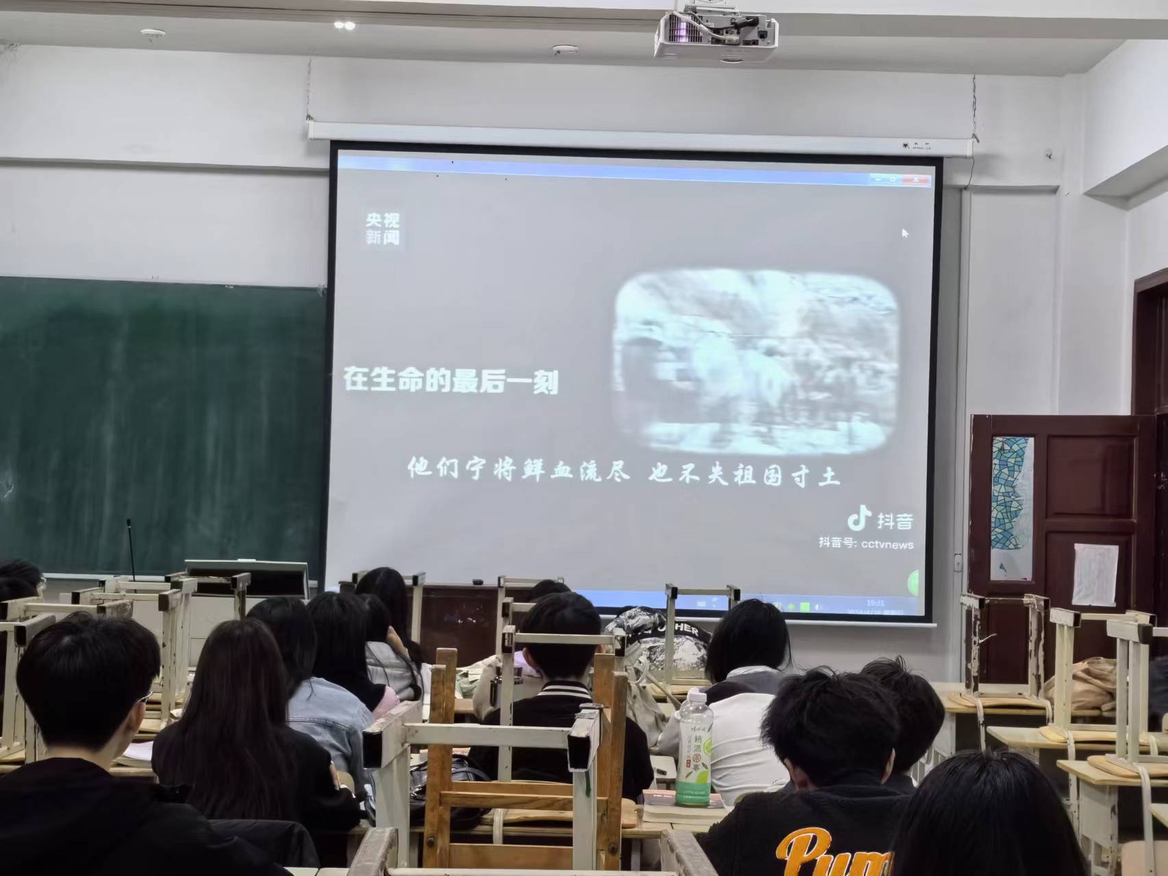 “两强”学生社区驿站｜九号公寓《征途漫漫，精神永恒》学习贯彻党的二十大精神主题宣讲活动（第五期）照片5-3.jpg