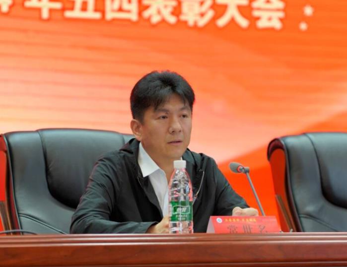 水利菁华昭五四，青年才俊赋华章 ——学校举行2024年“五四”表彰大会6.png