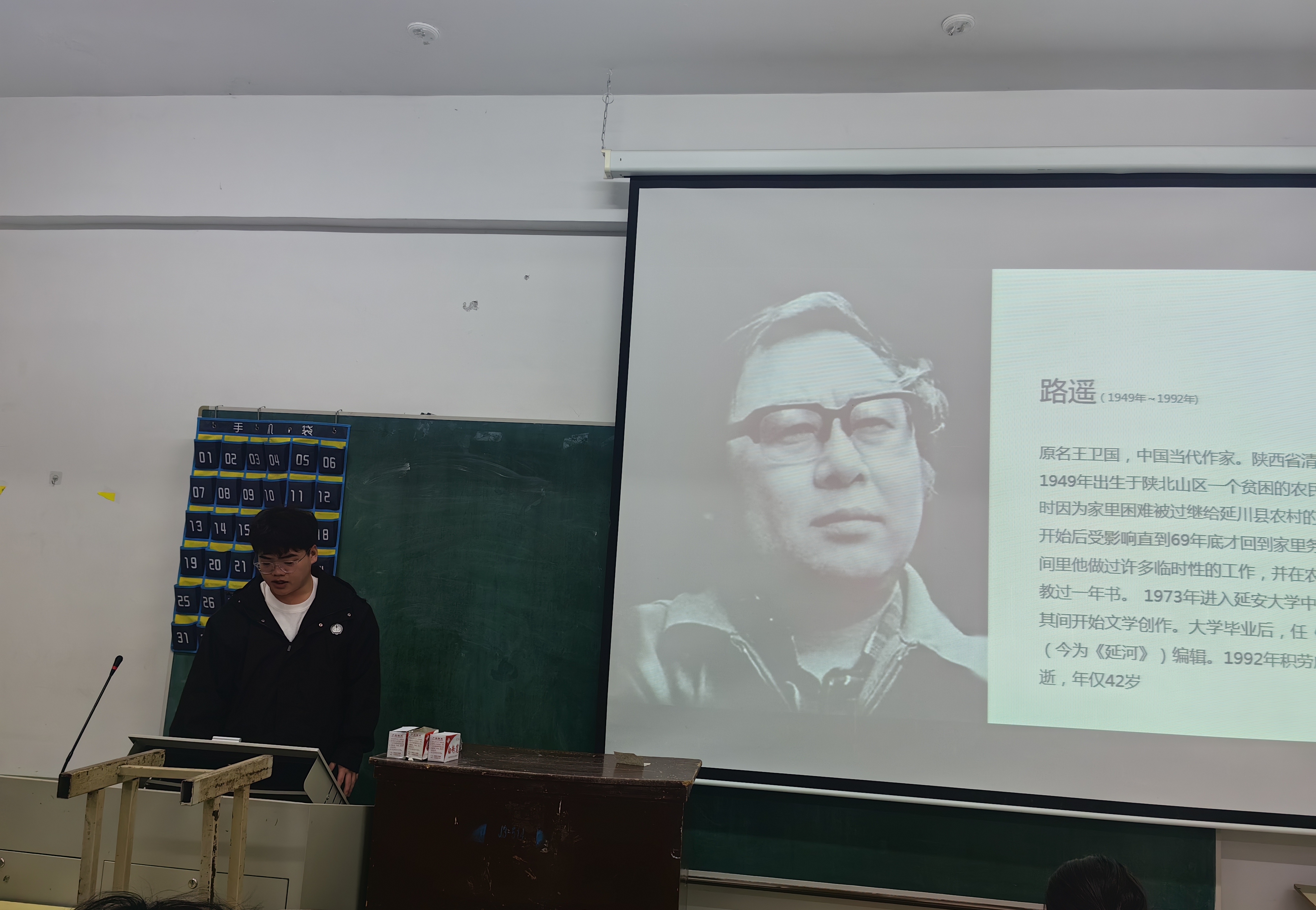 “两强”学生社区驿站｜九号公寓《书香进校园，同伴共阅读》读书分享活动（第十九期）图片1.jpg