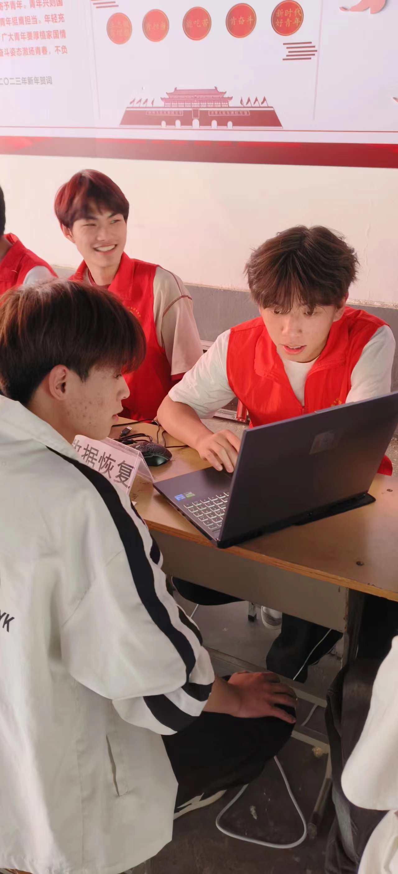 c348242a5048485c172e86e27efbdbad_.jpg c348242a5048485c172e86e27efbdbad_.jpg