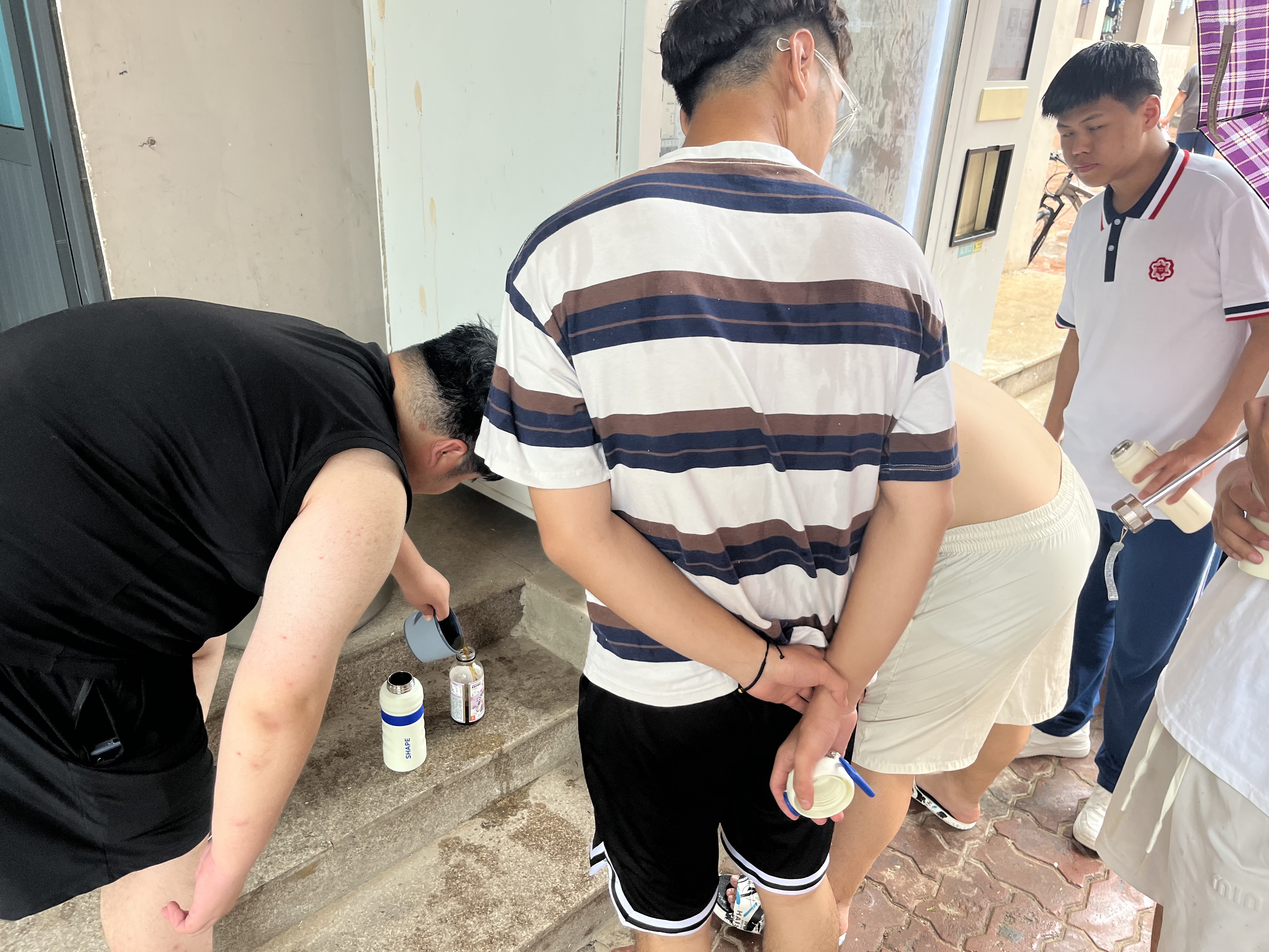 8.送姜糖水.JPG.jpg