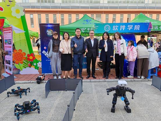 软件学院校友返校日：机器人和3D 打印闪亮登场文化荟萃嘉年华