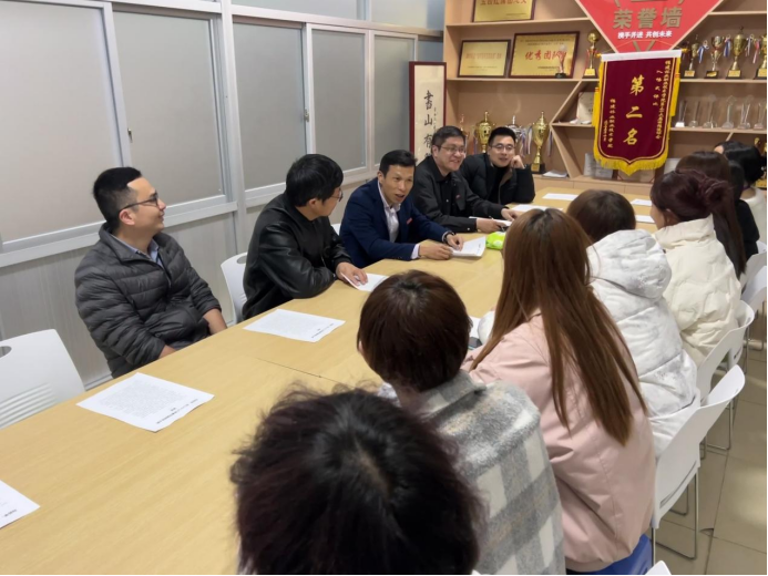 “一站式”学生社区活动|院纪委书记詹其仙深入信息工程系“一站式”学生社区与学生干部代表面对面交流